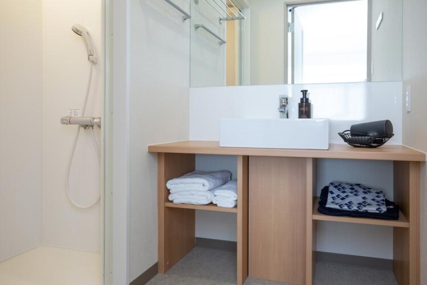 【UDONコンセプトルーム】ロフト付４ベッド／バスタブ無