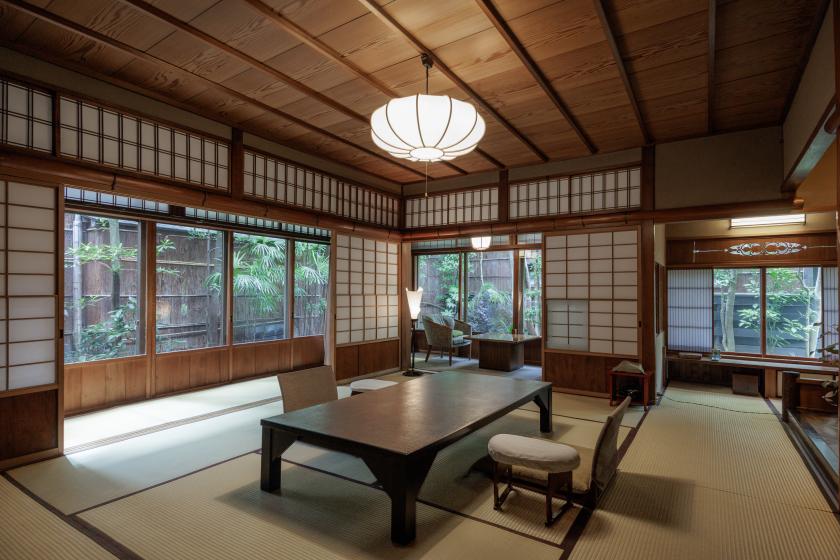 【旧館 33号室】 明治初期のお部屋　角部屋（1階／65㎡）