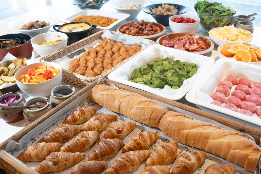 [Recommended for anniversaries! ] High floor deluxe twin (Kyoto Tower view from 7th floor) <Breakfast included>