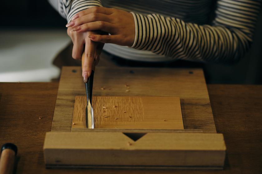 【町家で体験】町家の工法に学ぶ、オリジナル木皿づくり ※チェックアウト日参加