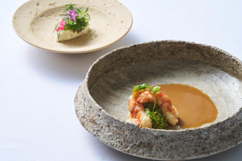 Experience Package Innovative "SHIROUX" Pairing Dinner Starts at 5:00 PM Limited <Breakfast Included>