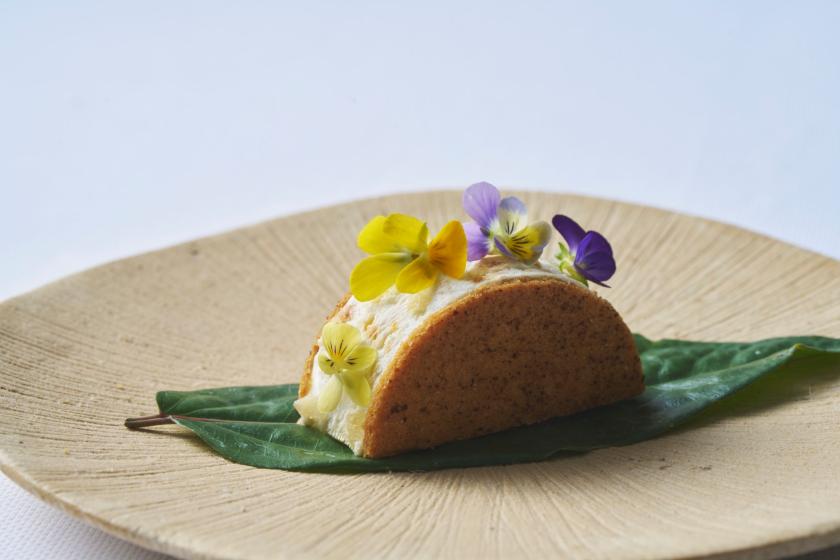 Experience Package Innovative "SHIROUX" Pairing Dinner Starts at 5:00 PM Limited <Breakfast Included>