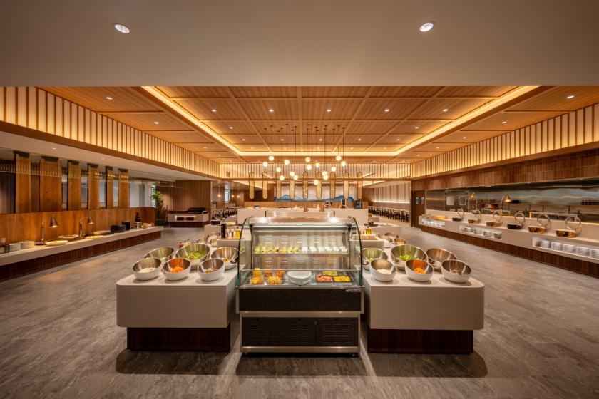 【期間限定　新春セール】豪華ビュッフェと源泉100%かけ流し温泉で旅行を満喫！夜はアルコール飲み放題付! 　〈アルコール飲み放題付ビュッフェ夕朝食 〉