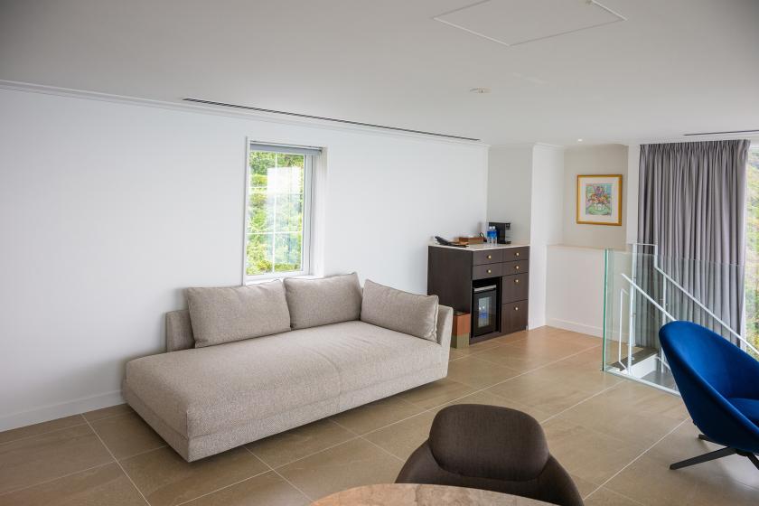 メゾネットスイート（上下階客室73平米＋バルコニー18平米）