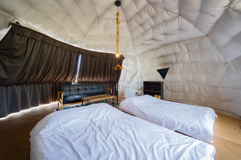 【一番人気】ドームテント / 非日常を味わえる空間（ダブルベッド×2）