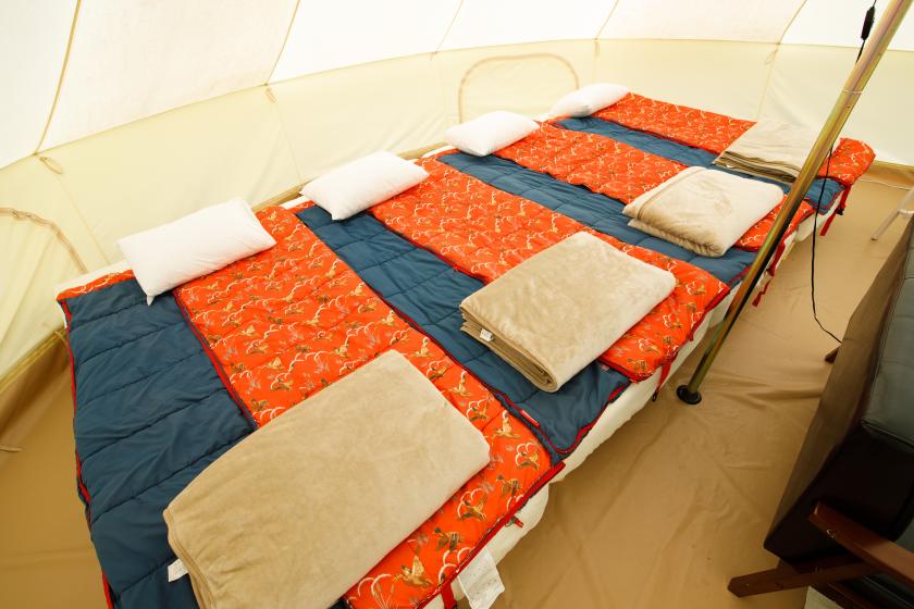 ベルテント / 快適にキャンプ気分を味わえる空間（シングルベッド×3）