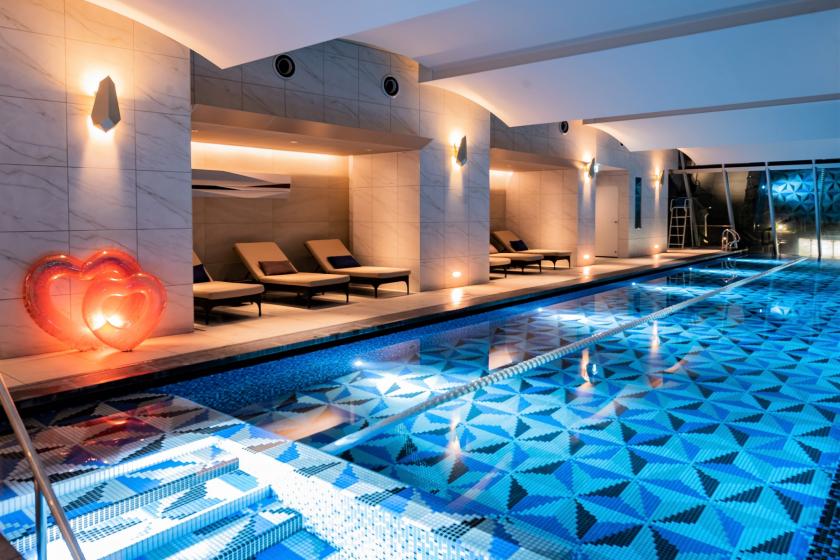 ＜完全貸切＞プライベートナイトプールで特別なご滞在を