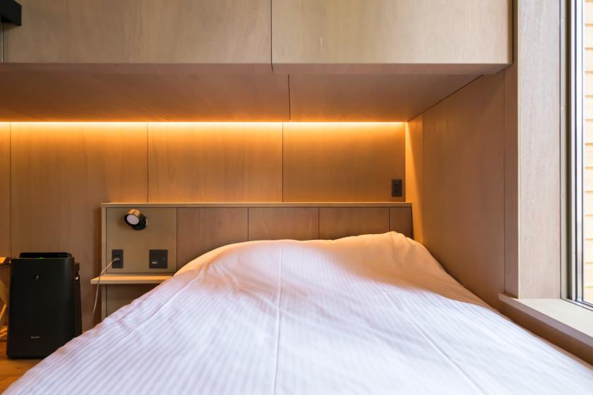 【1日1組限定】キャビン / 木のぬくもりに包まれる安心空間（ダブルベッド×1、シングルベッド×2）