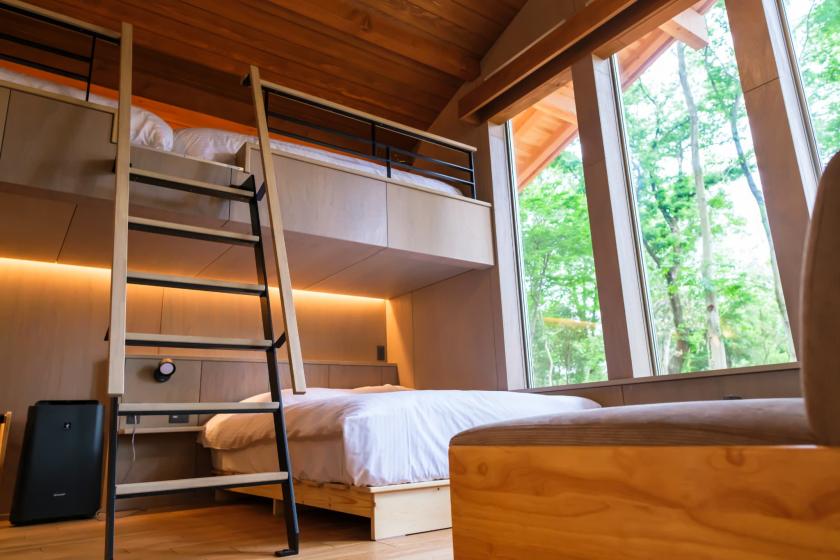 【1日1組限定】キャビン / 木のぬくもりに包まれる安心空間（ダブルベッド×1、シングルベッド×2）