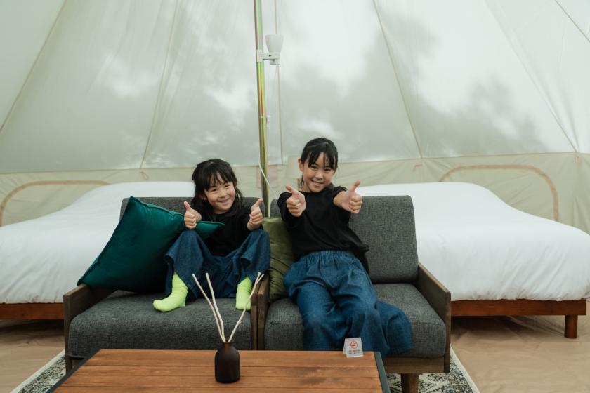 グランピングテント / 木々に包まれる癒しのテント（ダブルベッド×2）