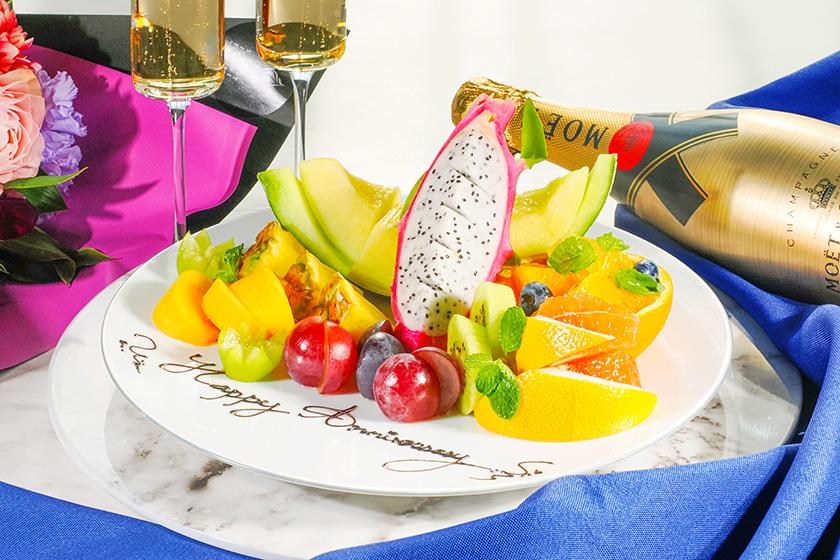 記念日におススメ！フルボトルシャンパンと選べるギフト付プラン