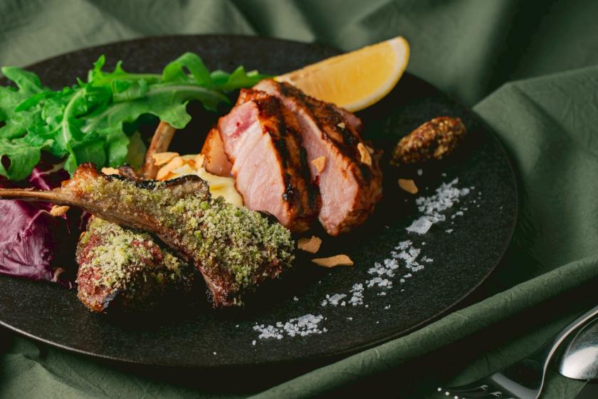 【グランピング施設利用プラン】2食付｜厳選された自然の素材を楽しむ！シェフ特製イタリアンコース