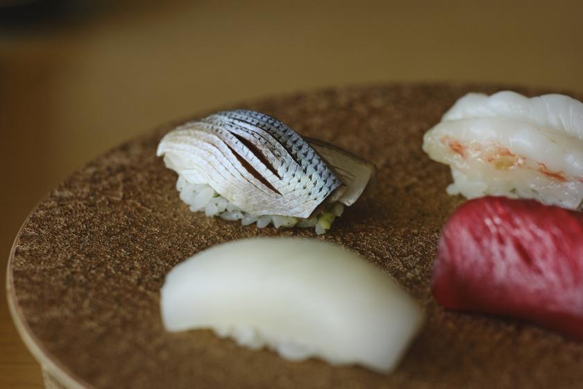 【1日2組限定　ダイニング「六つ喜」× 鮨処「藍寿」】海の幸を極める、匠の饗宴 鮨会席プラン◆「六つ喜」＜ご夕食・後半　19：00～19：30ご入店＞【1泊2食付】