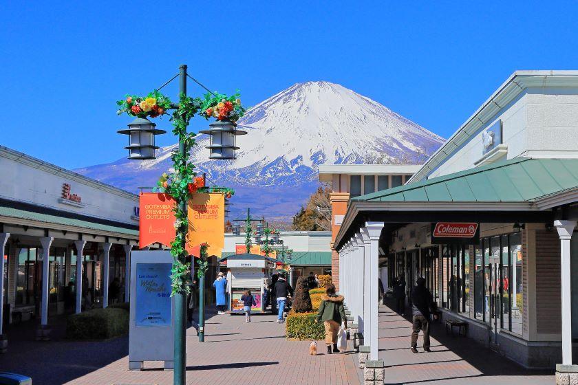 【御殿場プレミアム･アウトレット お得な割引クーポンシート付♪】露天風呂付客室で愉しむプレミアムディナービュッフェ＜前半＞ユネッサン入り放題