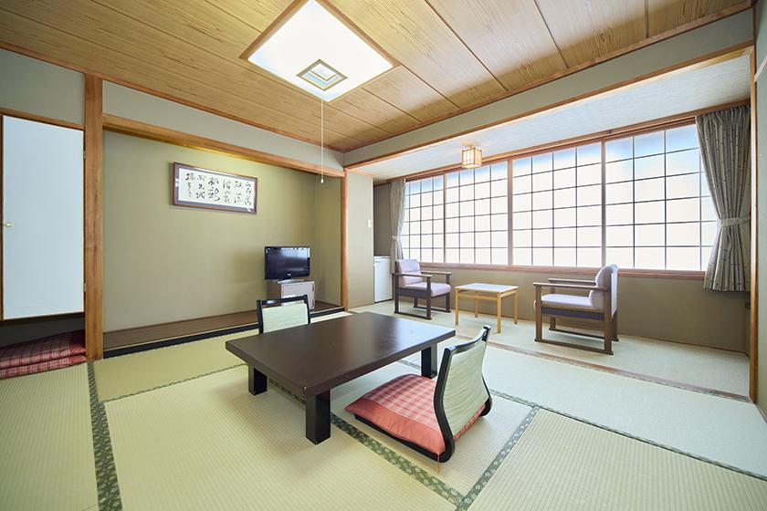 西館 和室8畳