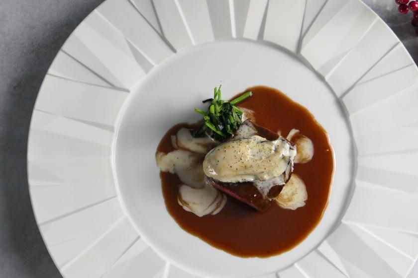 Happy Anniversary！　＜夕朝食付＞　パティシエ特製ホールケーキ＆グラスシャンパン付