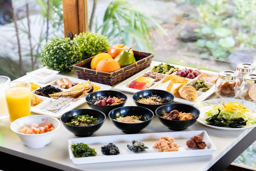 【公式ＨＰ最安値】【朝・夕食付】お酒飲み放題！約30種類の食べ放題バイキング！≪駐車場無料≫【２食付】