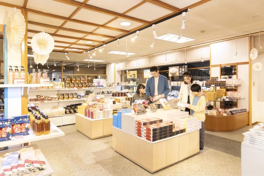 【1泊2食付】七色の湖に面した癒しの宿 基本バイキングプラン