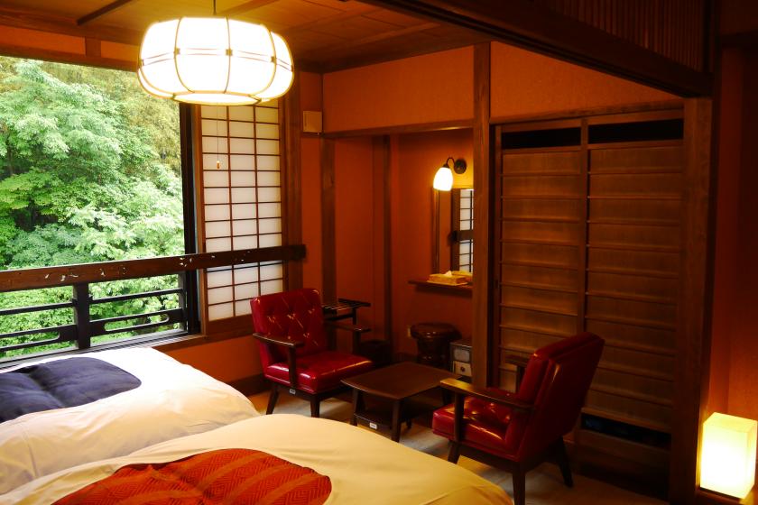 ベッド有、川沿６＋１０帖［あやめ］