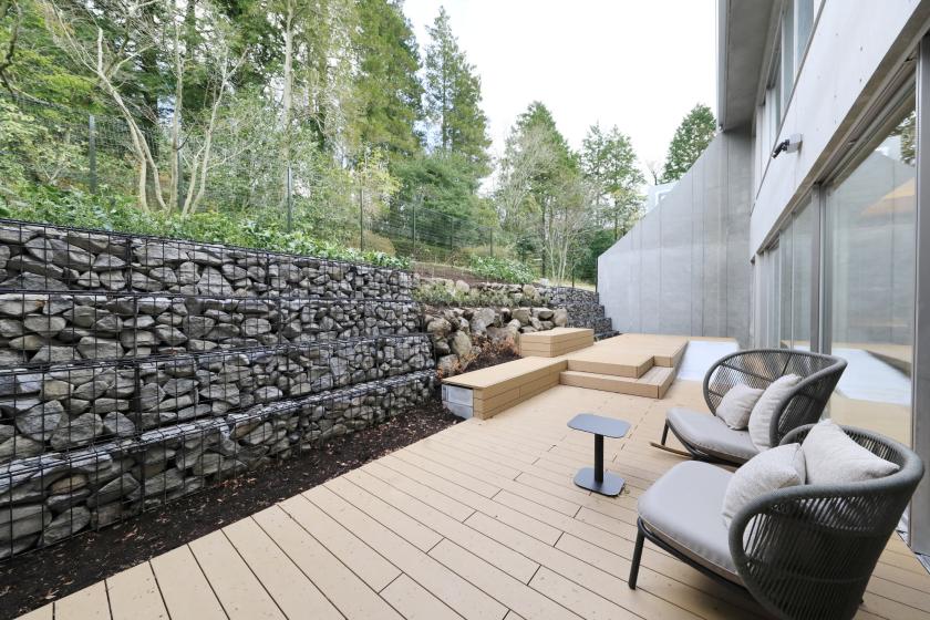 ラグジュアリー　ユニバーサル-Ｔｙｐｅ　ウッドデッキ付き