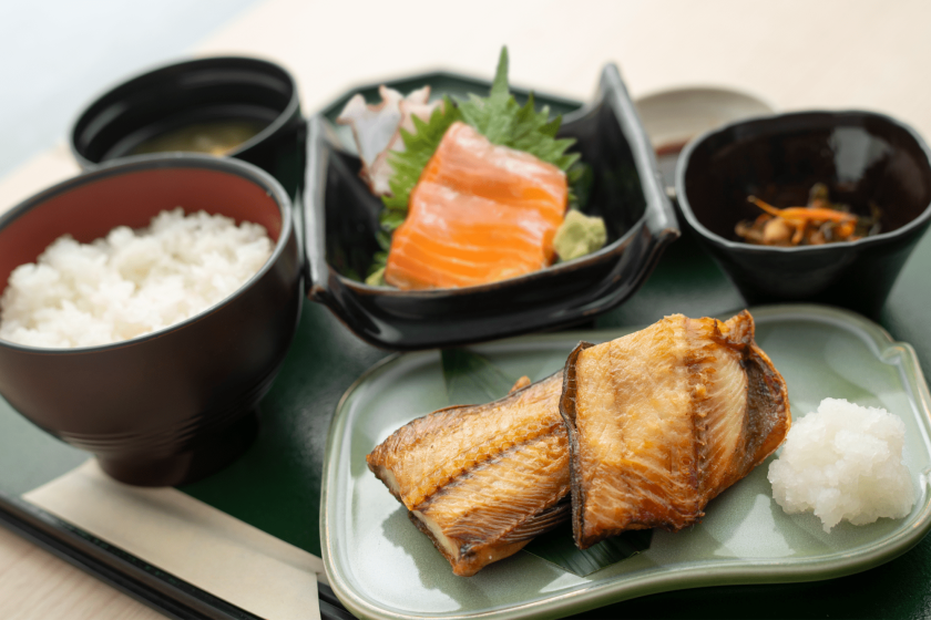 【夕朝食付｜2,000円夕食券付き】館内レストランで青森・八戸の味覚を堪能！