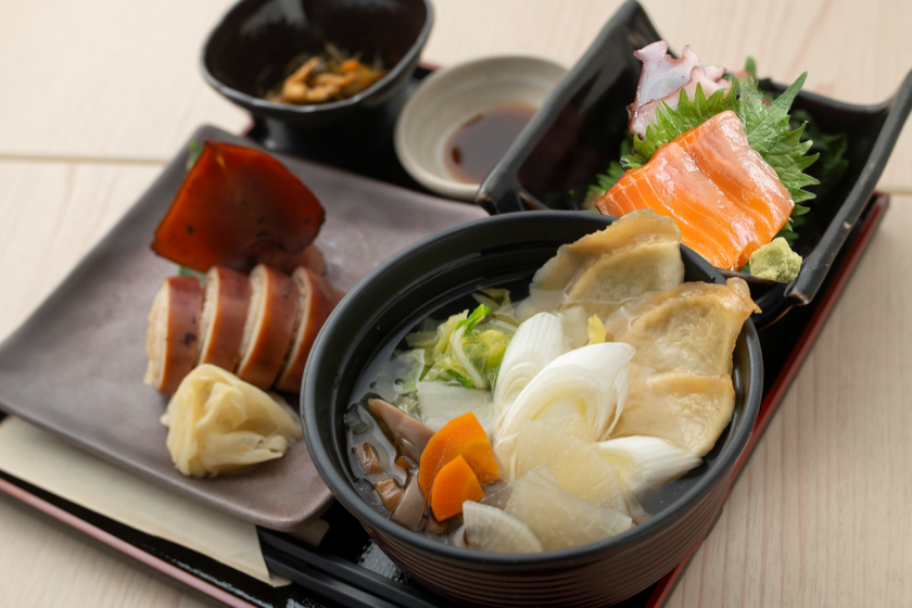 【夕朝食付｜2,000円夕食券付き】館内レストランで青森・八戸の味覚を堪能！