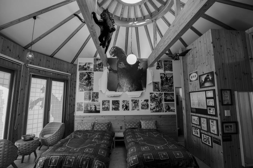 ゴジラコラボルーム「昭和東宝怪獣資料室」【プライベートテラス/全面檜風呂】