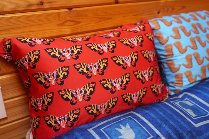 ゴジラコラボルーム「昭和東宝怪獣資料室」【プライベートテラス/全面檜風呂】