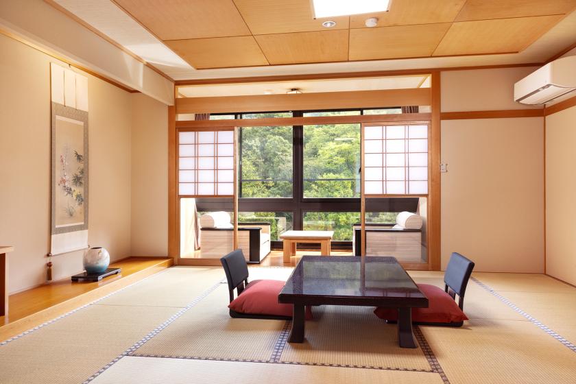 【望月】展望風呂付客室／温泉（温泉掛け流し）／和室12.5畳