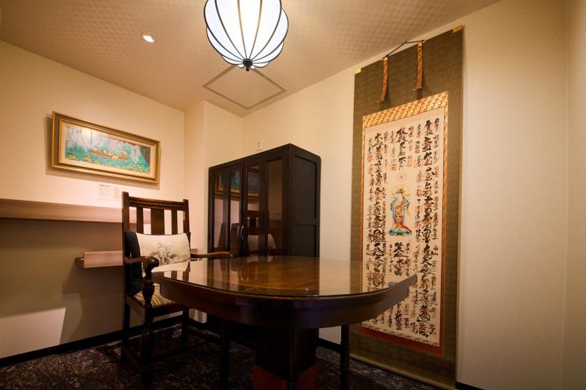 [Renovated in February 2026] Moegi Japanese-style room, 30㎡, <Non-smoking room>, 6-tatami raised floor, study space available