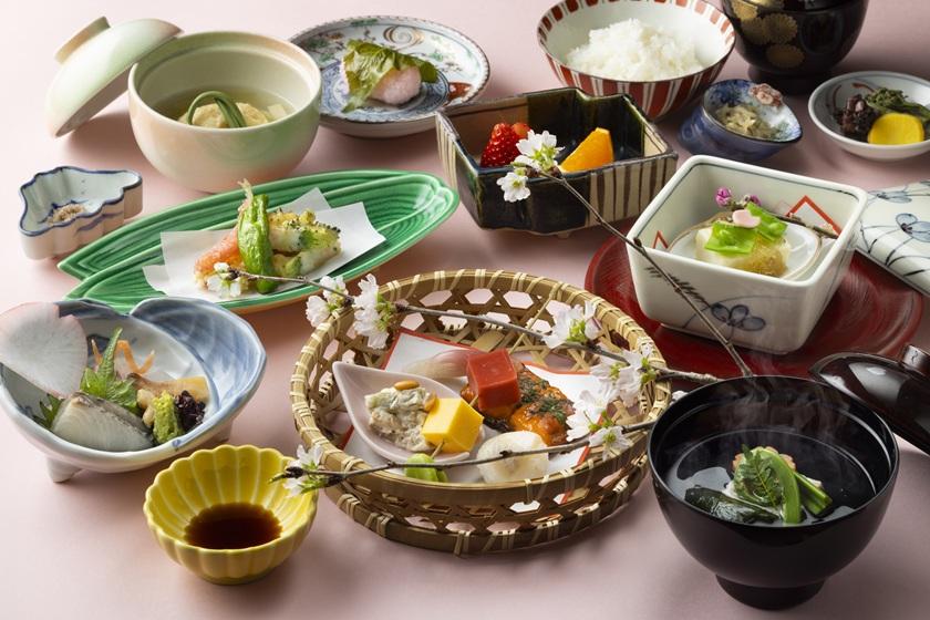 【日帰り/ディナー付き】旧御用邸　菊華荘のご夕食と源泉100％温泉付お部屋休憩＋スパ＋天然温泉プール＜8時間ステイ＞