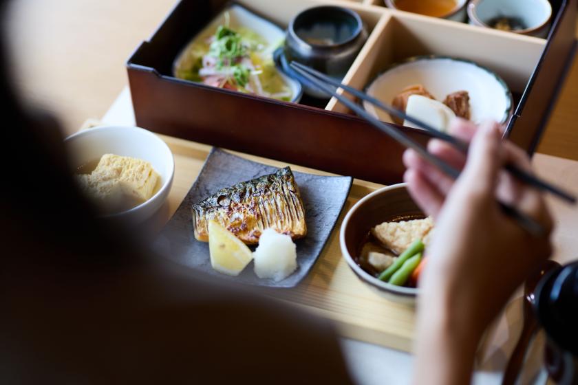 【入館券付】泊りがけでモネ 宿泊プラン　夕食はメインダイニング 六つ喜／17：00～17：30入店【前半】