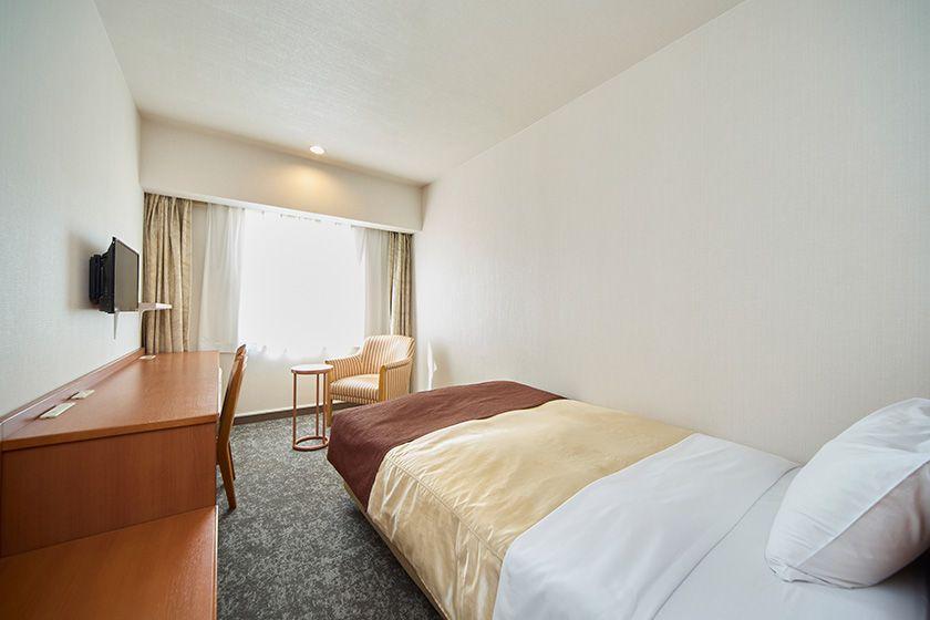ワイドシングルルーム（セミダブルベッド）【禁煙】