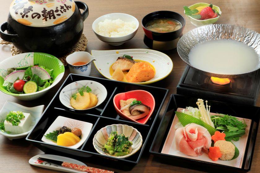 【朝食付】駅から3分の好立地！夜は自由に、朝は宿の味を愉しむ。欲張り観光プラン