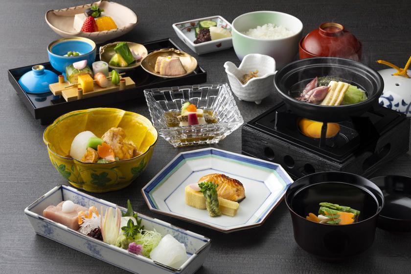 Dinner and breakfast included/Japanese cuisine