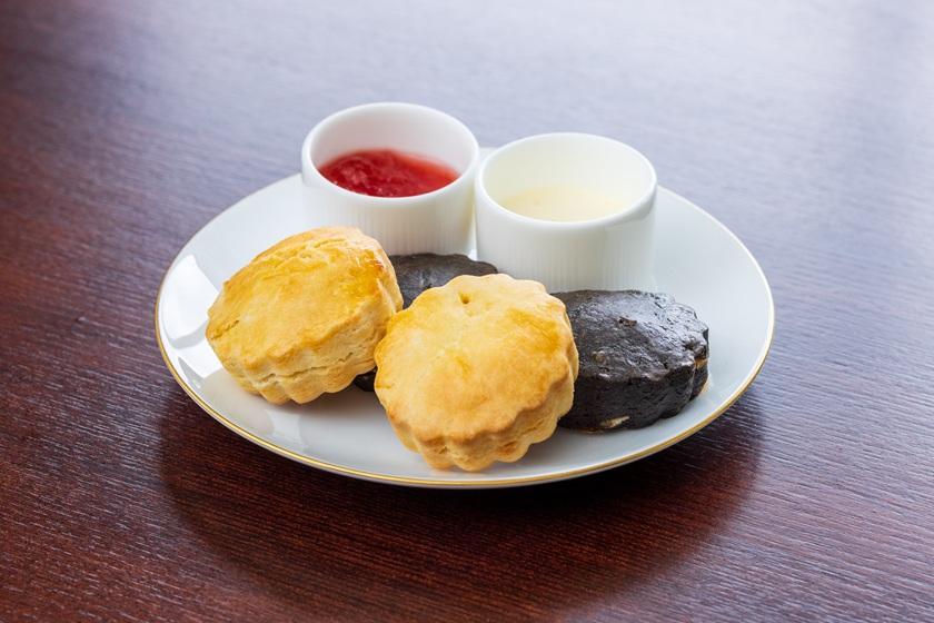 チャップリンズルーム　特別ご宿泊プラン　アフタヌーンティー・ルームサービス付