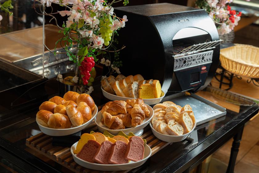 【夏の涼旅プラン  ホテルでゆったりステイ♪】 　13時レイトアウト＆ホテルズカフェ"パスワード"のかき氷付きプラン  -朝食付き-