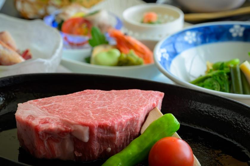 【最上級＜謙信会席＞】究極の米沢牛Ａ５ランクステーキ！貸切風呂無料＆乾杯酒付〇至高の美食と名湯に寛ぐ〇半露天風呂付客室ー吾妻ー