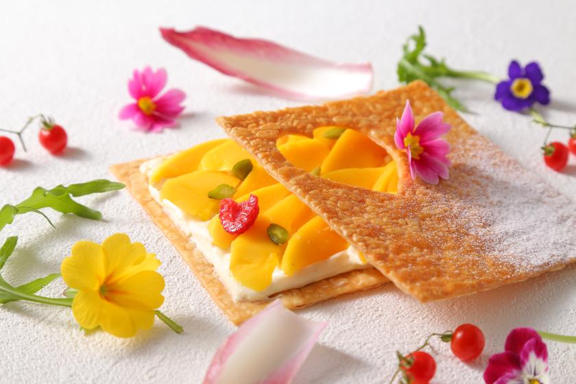 【4/16リニューアルオープン！フラワーカフェ “サロン・ド・テ  ロザージュ”の新定番スイーツ付きプラン（1泊朝食付き）】