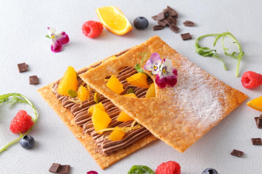 【4/16リニューアルオープン！フラワーカフェ “サロン・ド・テ  ロザージュ”の新定番スイーツ付きプラン（1泊朝食付き）】