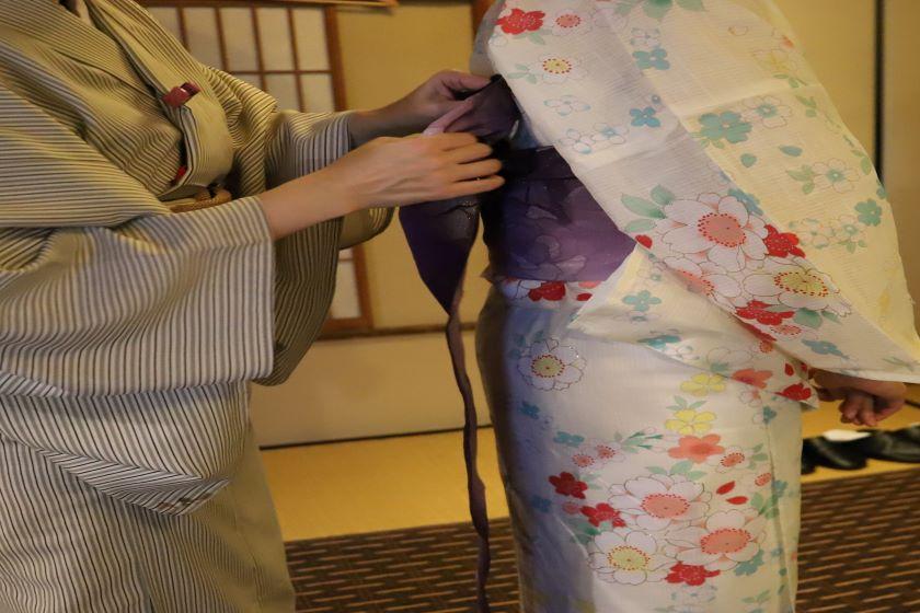 【2026夏休み限定企画】沖縄の伝統衣装「紅型」風浴衣をまとってみませんか♪天悠着付け体験付きプラン～フリーフロー＆沖縄ディナービュッフェ＜後半＞ユネッサン入り放題