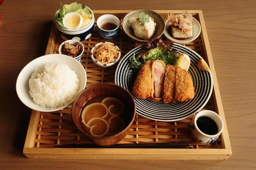 【夕・朝食付き】新上木食堂のご飯を味わい尽くすお腹も心も満たされる贅沢ステイプラン