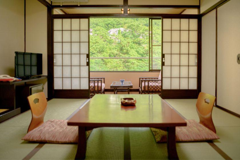 [Non-smoking, with adjoining room] Japanese-style room (10-12.5 tatami mats) + 4.5-6 tatami mats, WiFi available.