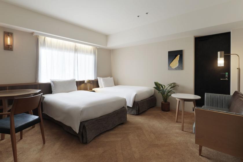 Superior Twin Room (High-end audio, universal compatible)